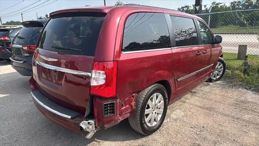 2014 Chrysler Town & Country Touring