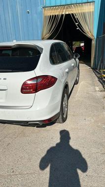 2014 Porsche Cayenne Platinum Edition