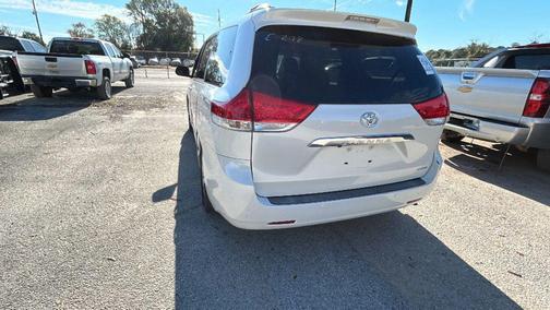 2011 Toyota Sienna XLE