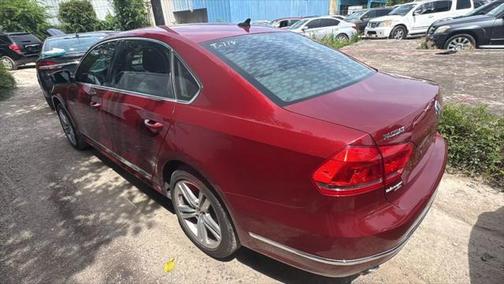 2015 Volkswagen Passat 2.0L TDI DSG SEL Premium