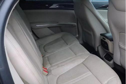 2016 Lincoln MKZ Base
