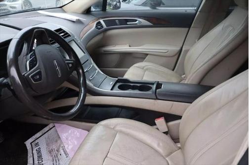 2016 Lincoln MKZ Base