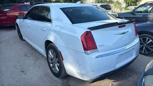 2018 Chrysler 300 Touring