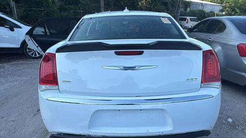 2018 Chrysler 300 Touring