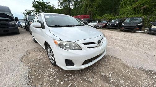Super White 2013 Toyota Corolla L