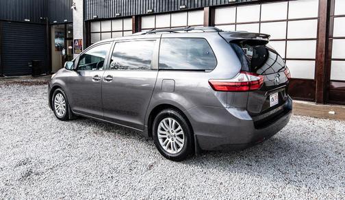 2016 Toyota Sienna XLE Premium