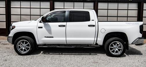 Super White 2017 Toyota Tundra SR5