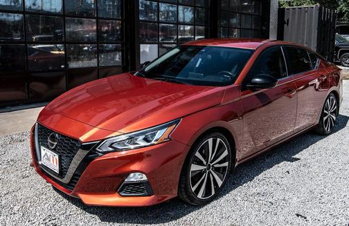 2022 Nissan Altima SR FWD