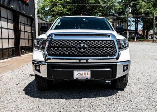 Super White 2018 Toyota Tundra SR5