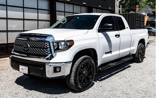 Super White 2018 Toyota Tundra SR5