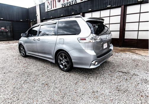 2016 Toyota Sienna SE