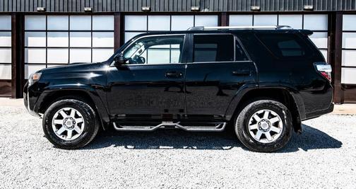 Midnight Black Metallic 2016 Toyota 4Runner Trail Premium