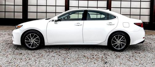 2016 Lexus ES 350 Base