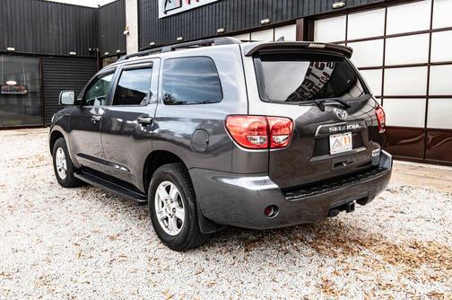 2015 Toyota Sequoia SR5