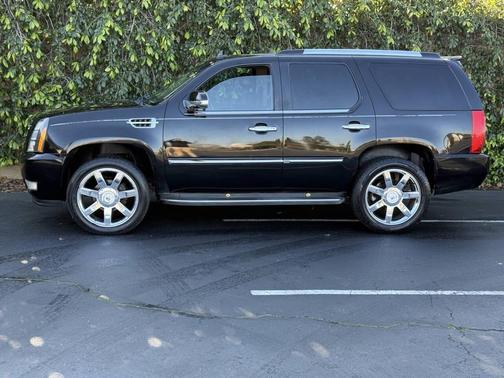 2010 Cadillac Escalade Luxury