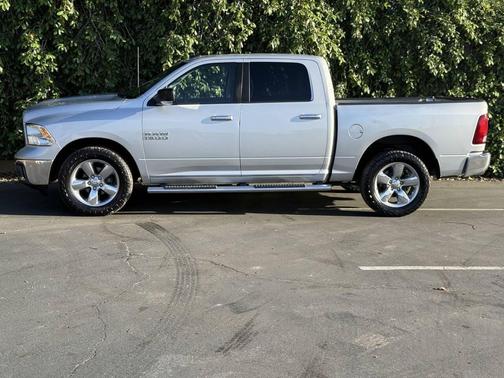 Bright Silver Metallic Clearcoat 2016 RAM 1500 Big Horn