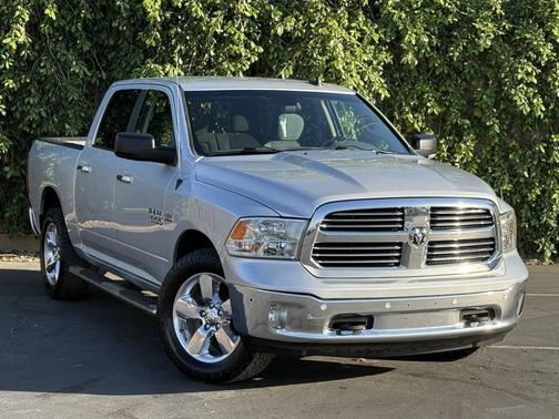 Bright Silver Metallic Clearcoat 2016 RAM 1500 Big Horn