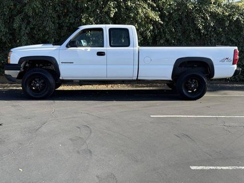 2003 Chevrolet Silverado 2500 LS H/D Extended Cab
