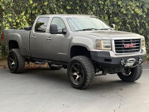 2008 GMC Sierra 2500 SLE2 H/D Crew Cab
