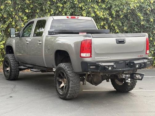 2008 GMC Sierra 2500 SLE2 H/D Crew Cab