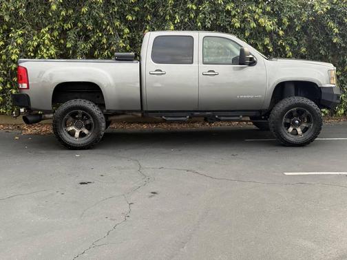 2008 GMC Sierra 2500 SLE2 H/D Crew Cab