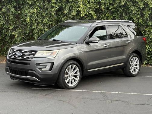 Gray 2017 Ford Explorer Limited