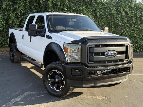 White 2015 Ford F-250 XL