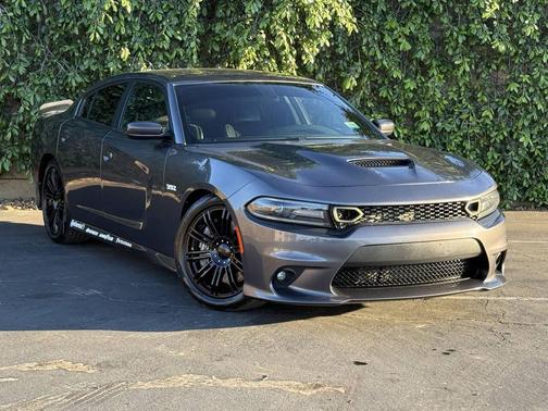 Granite Pearlcoat 2017 Dodge Charger SE