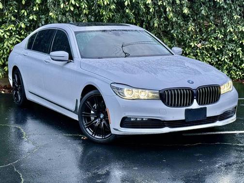 2018 BMW 740 740i 4dr Sedan