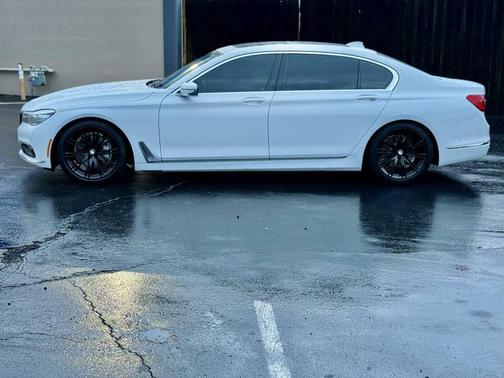 2018 BMW 740 740i 4dr Sedan