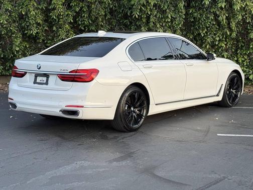White 2018 BMW 740 740i 4dr Sedan