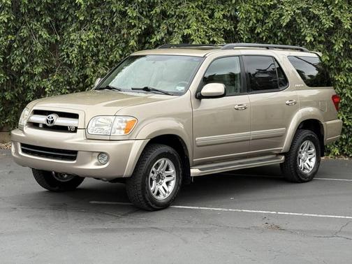 Gold 2005 Toyota Sequoia Limited