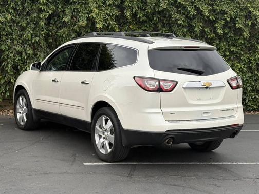 White 2014 Chevrolet Traverse LTZ