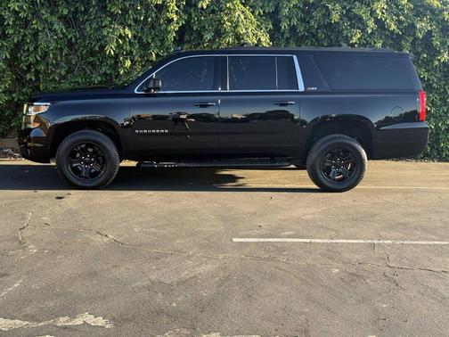 Black 2019 Chevrolet Suburban LT