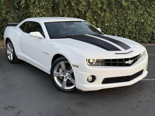White 2010 Chevrolet Camaro 2SS