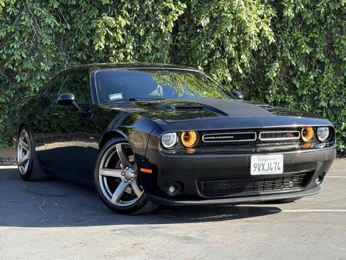 Pitch Black Clearcoat 2018 Dodge Challenger R/T