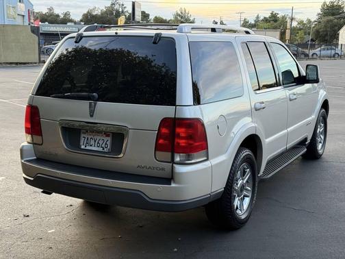 2005 Lincoln Aviator Luxury