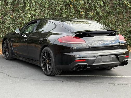 2016 Porsche Panamera GTS