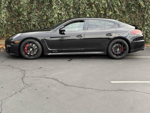 2016 Porsche Panamera GTS