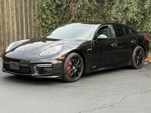 2016 Porsche Panamera GTS