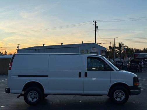 2017 Chevrolet Express 2500 Work Van