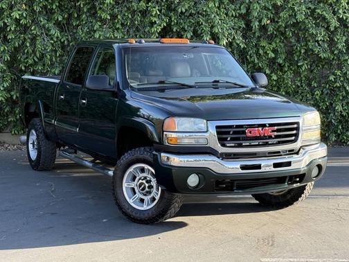 Green 2005 GMC Sierra 2500 SLT H/D Crew Cab