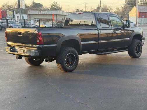 2004 Chevrolet Silverado 2500 LS H/D Extended Cab
