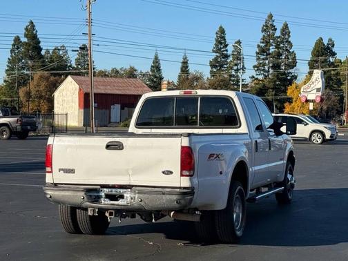 2004 Ford F-350 Lariat
