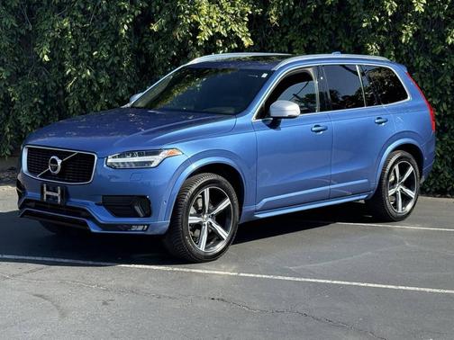 Bursting Blue Metallic 2017 Volvo XC90 T6 R-Design