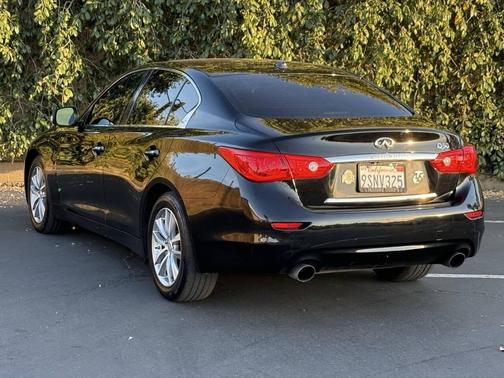 2017 INFINITI Q50 Base