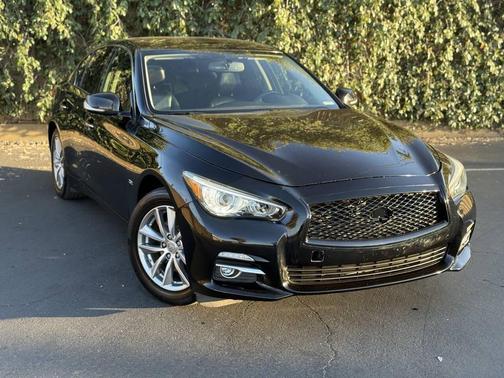 2017 INFINITI Q50 Base