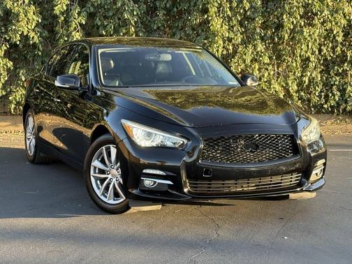 2017 INFINITI Q50 Base
