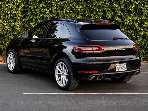 Jet Black Metallic 2015 Porsche Macan Macan Turbo