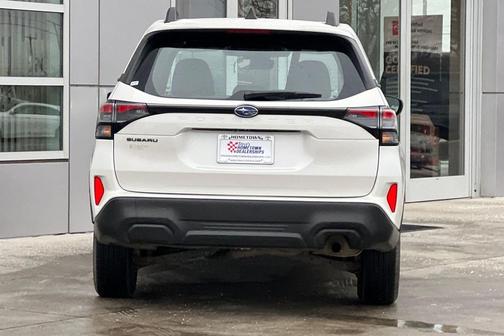 2025 Subaru Forester Base